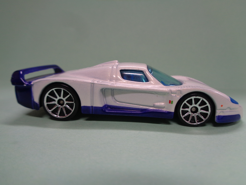 Illustration for article titled MASERATI MC12 BY HOT WHEELS